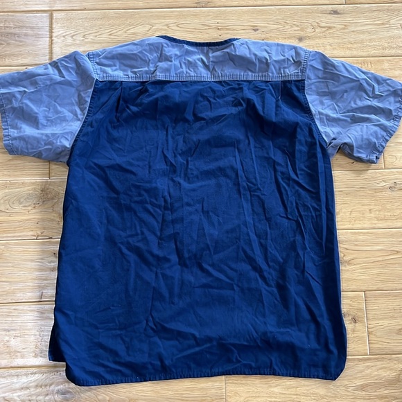 Carhart shirt - Picture 2 of 3